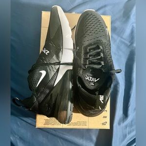 Women’s Sized 8.5 Black Nike Air Max 270